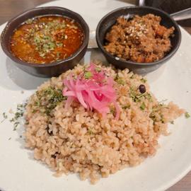 選べる！2種カレー（ポークビンダルー&有機ビーツ・紅芯大根の牛豚合挽キーマ）