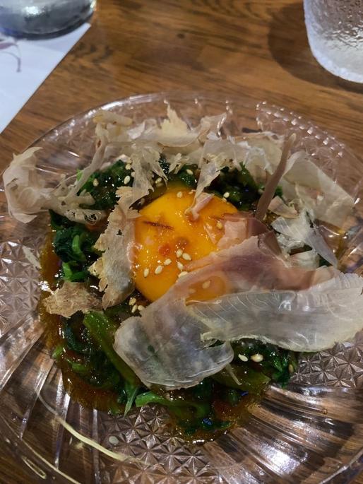 ほうれん草のピリ辛卵黄のせ