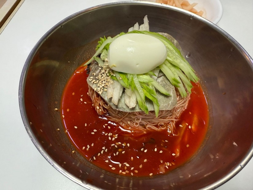 肉入りビビン冷麺