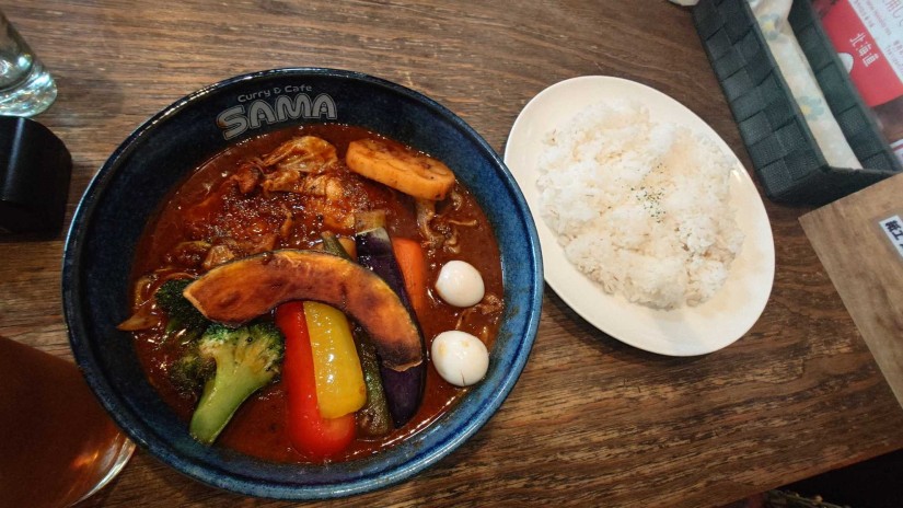 チキンレッグカリー+野菜マシマシトッピング（トマトスープ） 激辛20番