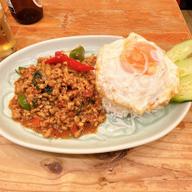 ガイ・パット・バイガパオ・ラート・カオ シビから麻辣