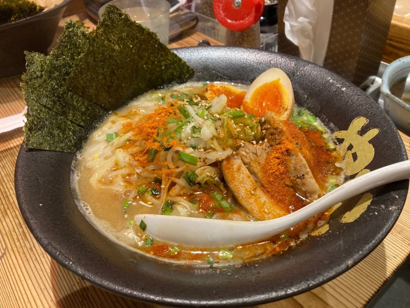 特製閻魔ラーメン 辛さ増し、痺れ普通
