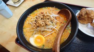 黒担々麺