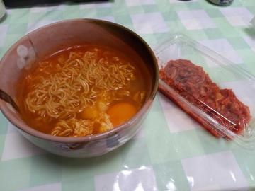 チャルメラ 宮崎辛麺〈卵とキムチ添え 〉 1辛