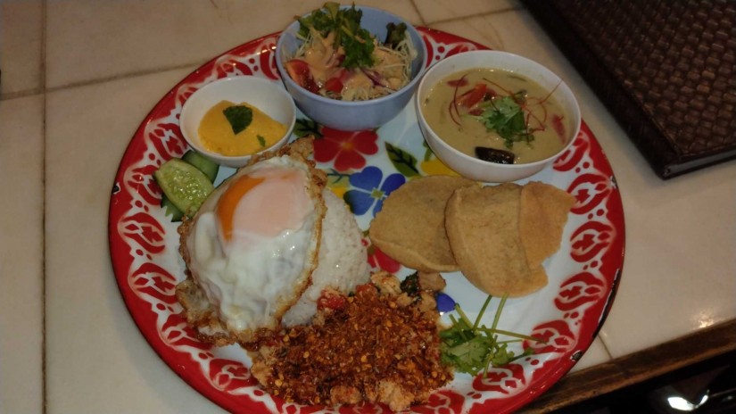 ガパオライス＋グリーンカレーセット 8辛