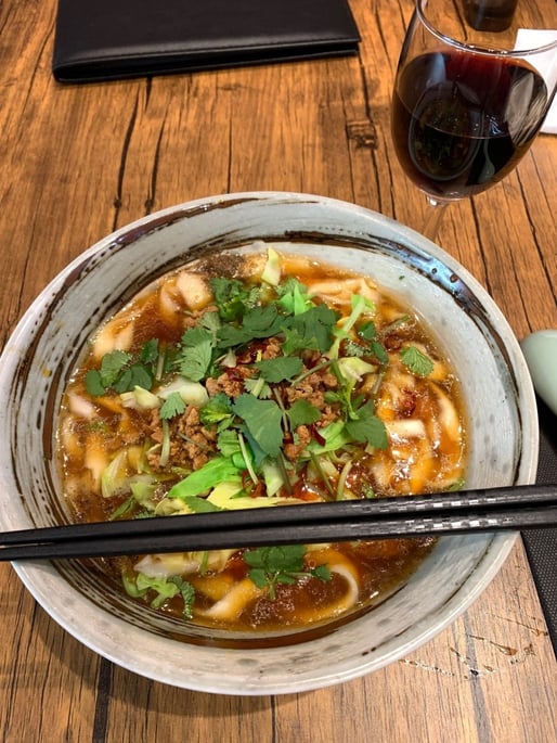 刀削麺と餃子 1辛