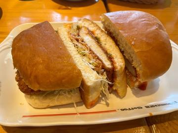コメ醤チキンカツパン 　