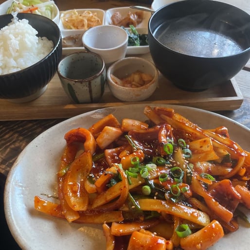 青山ランチ(イカ炒め+辛増) 🌶