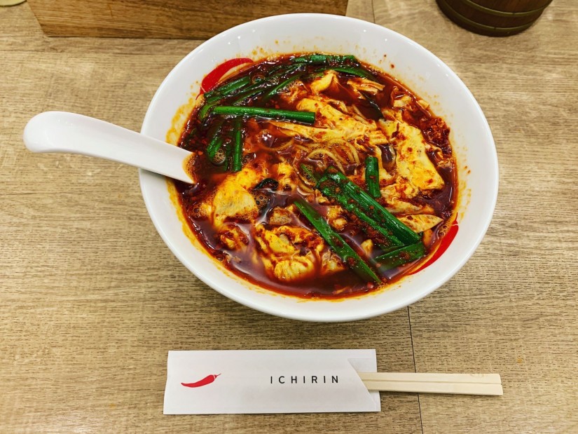 辛麺 とんでもねえ