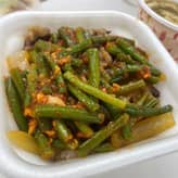 ニンニクの芽牛丼