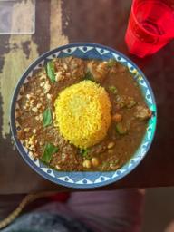 肉カリー(明太子のキーマカリー)+豆カリー(なす、オクラ) 2パン