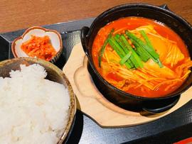 スンドゥブチゲ定食 唐辛子5つ