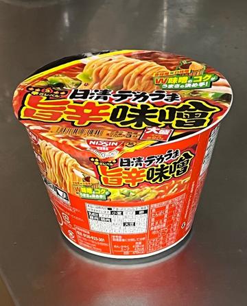 日清デカうま旨辛味噌 3辛