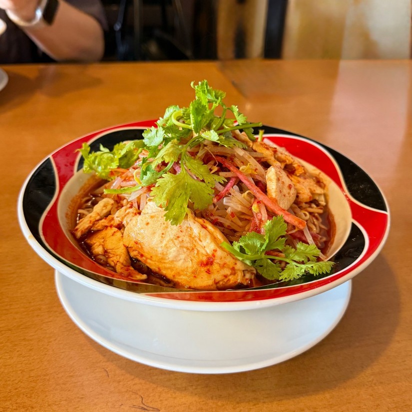 紅油鶏冷麺 ピリ辛