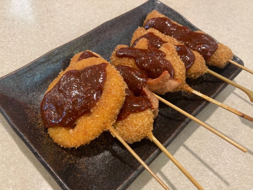 赤い串カツ！旨辛味噌串6本盛り 2辛