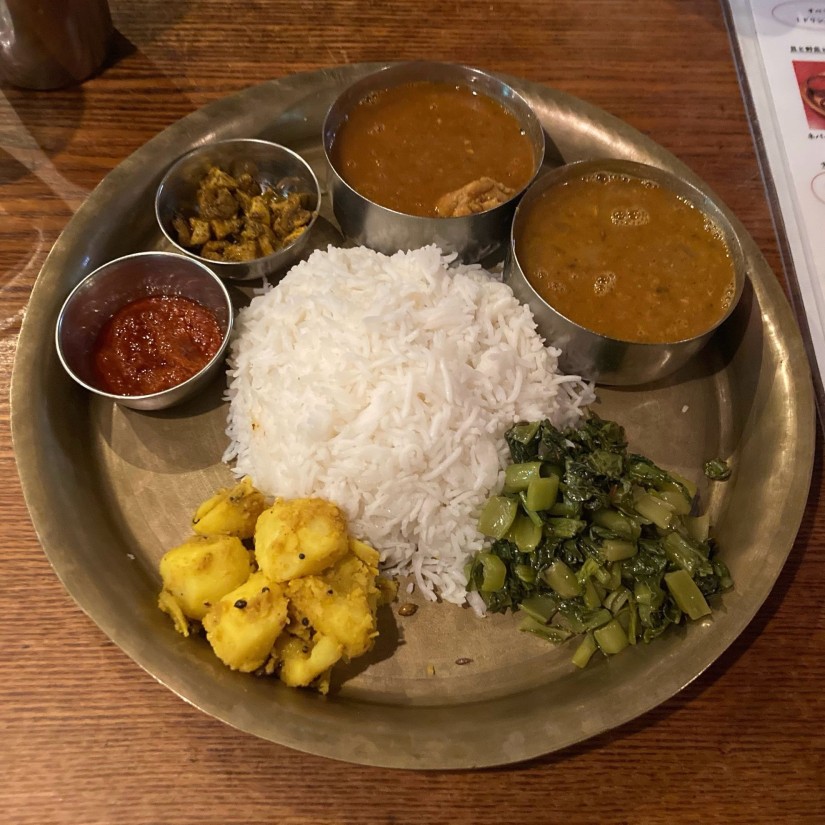 豆と野菜とたっぷりごはんのネパール定食