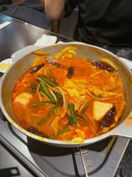 爆弾チゲもつ鍋