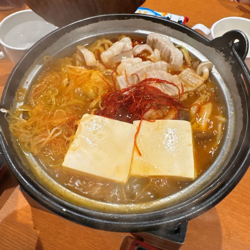 ピリ辛もつ鍋 ラーメン入り