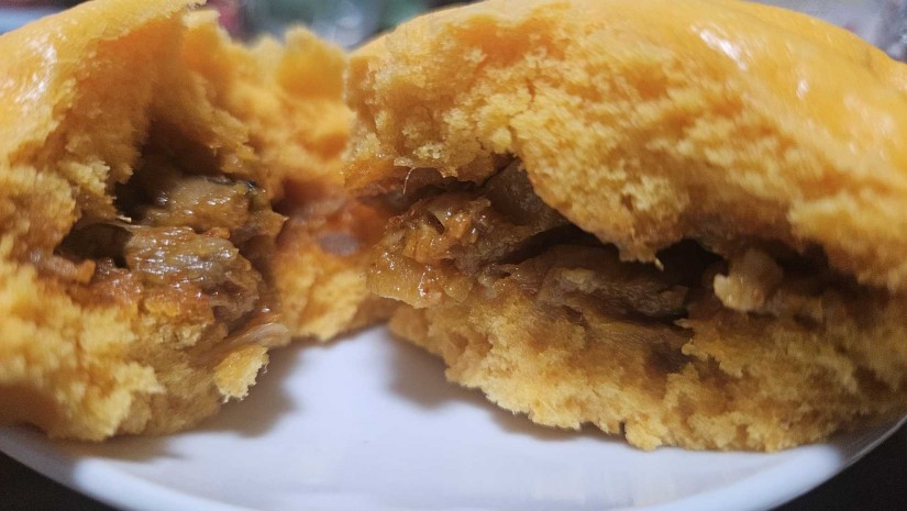 辛肉まん(シンニクマン)