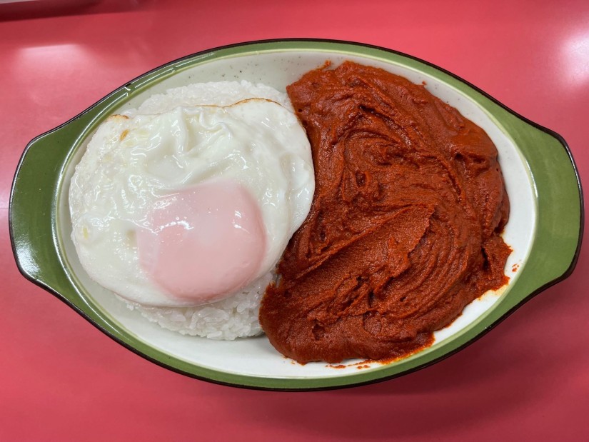 目玉焼きチキンカレー 7000辛
