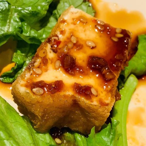 ピリ辛パクチー揚げ出し豆腐 ガーリックソース