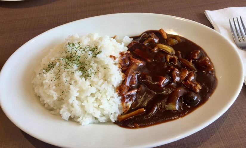 切り落とし牛すじ肉の黒カレー