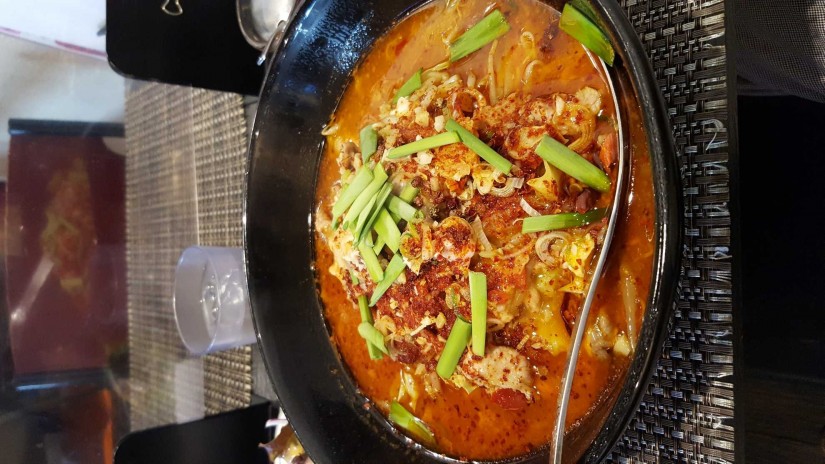 豚カルラ―チャオ麺