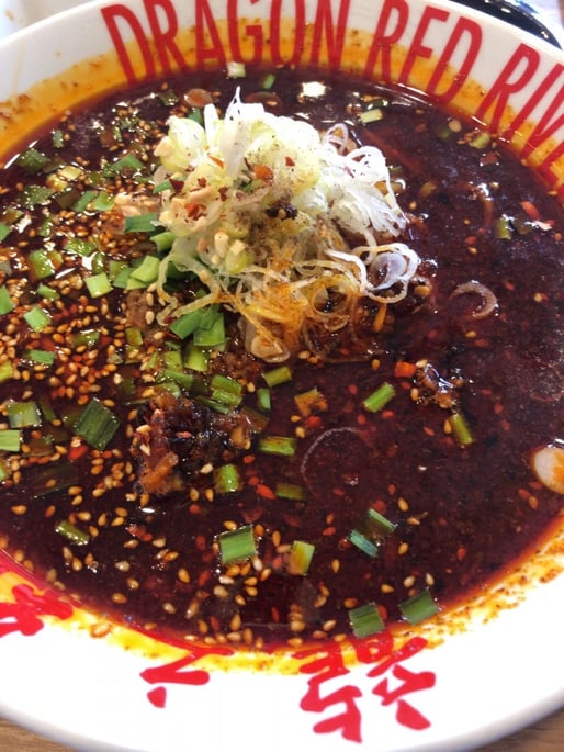 紅麻辣坦々麺