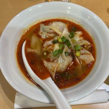麻辣雲呑