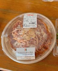 にんにくとチーズのピリ辛トマトパスタ