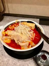 大噴火麺 辛さ 7、マグマ 1