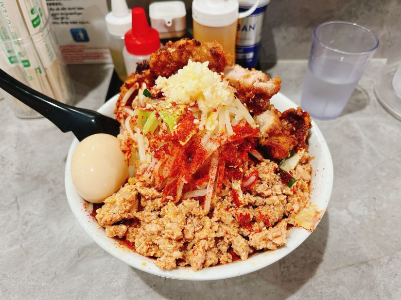 旨辛味噌DX (麺少なめ、野菜増し、味玉) 極辛