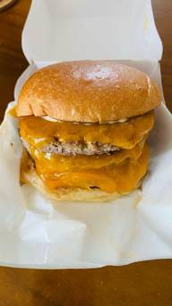 キング絶品チーズバーガー