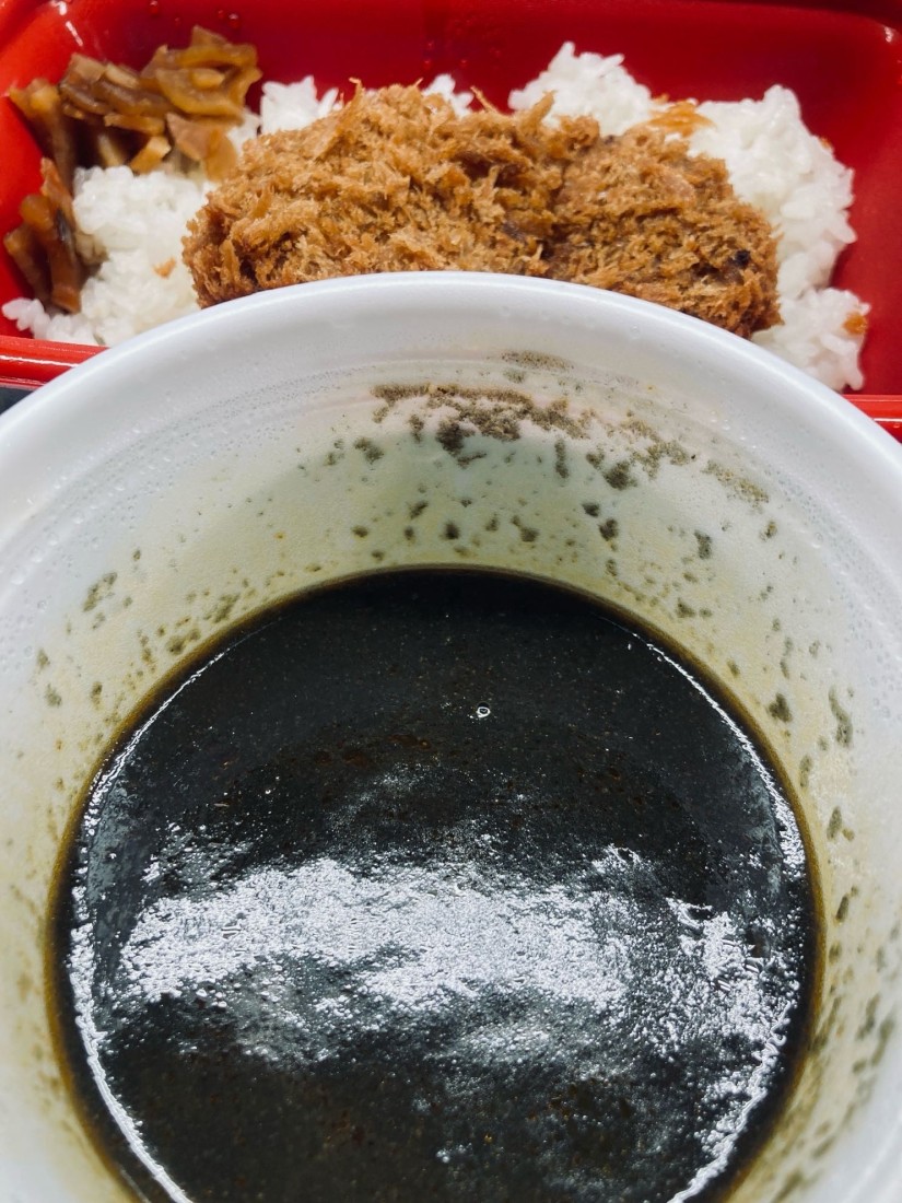 メンチカツ黒カレー