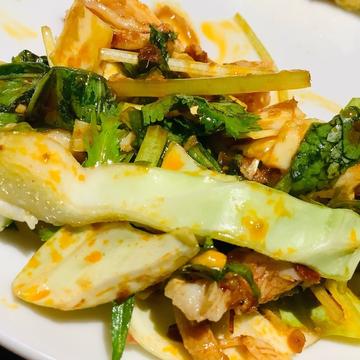 パクチー香るよだれ鶏