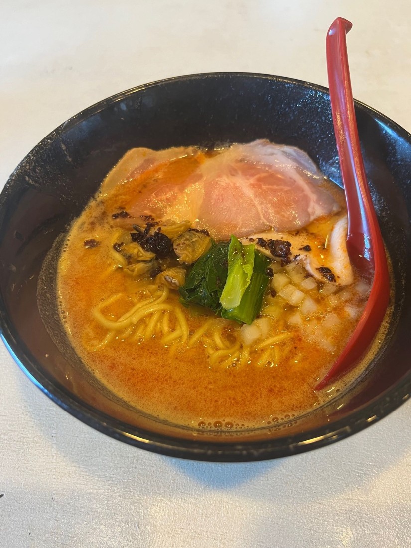 貝だし豚骨赤ラーメン