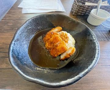 サクサク豚カツの黒ナッツカレー 武士