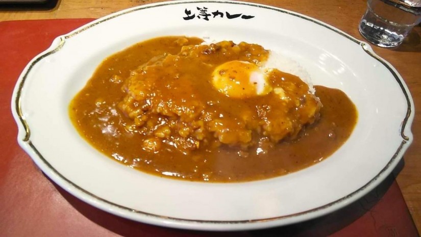 カレーと温玉