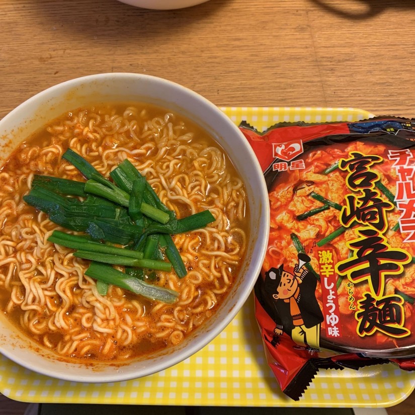 激安2箱買い大人気　激辛激辛激うま　明星 チャルメラ　 宮崎辛麺 ラーメン 明星 チャルメラどんぶり 宮崎辛麺 (みやざきからめん) | 明星食品