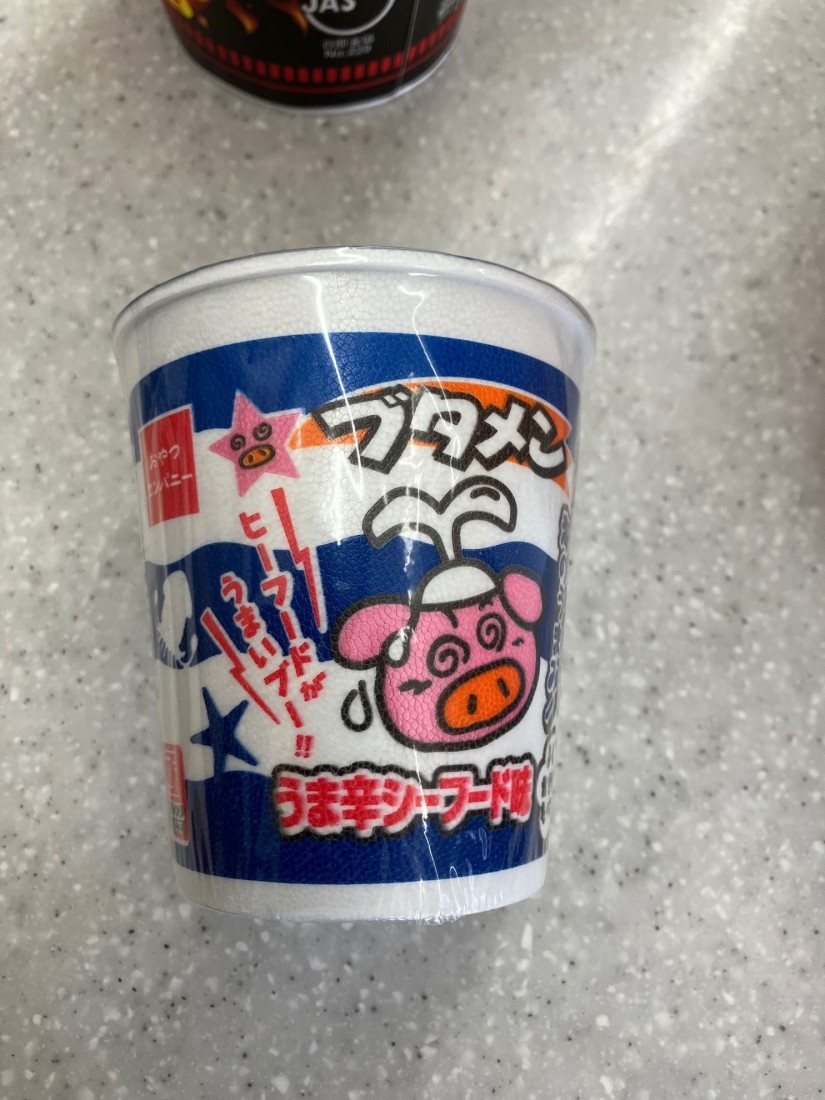 ブタメン うま辛シーフード味 うま辛