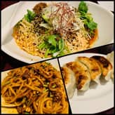 汁無し坦々麺、しそ餃子 普通（２辛）