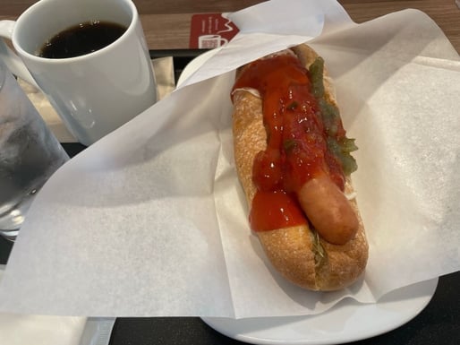 焼きたてドッグ 悶絶の激辛ブートジョロキア ～デスソースの刑～