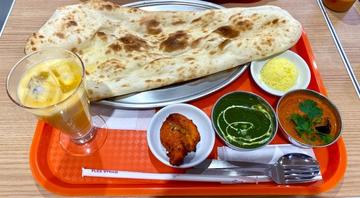 スペシャルセット レッドカレー&ほうれん草カレー