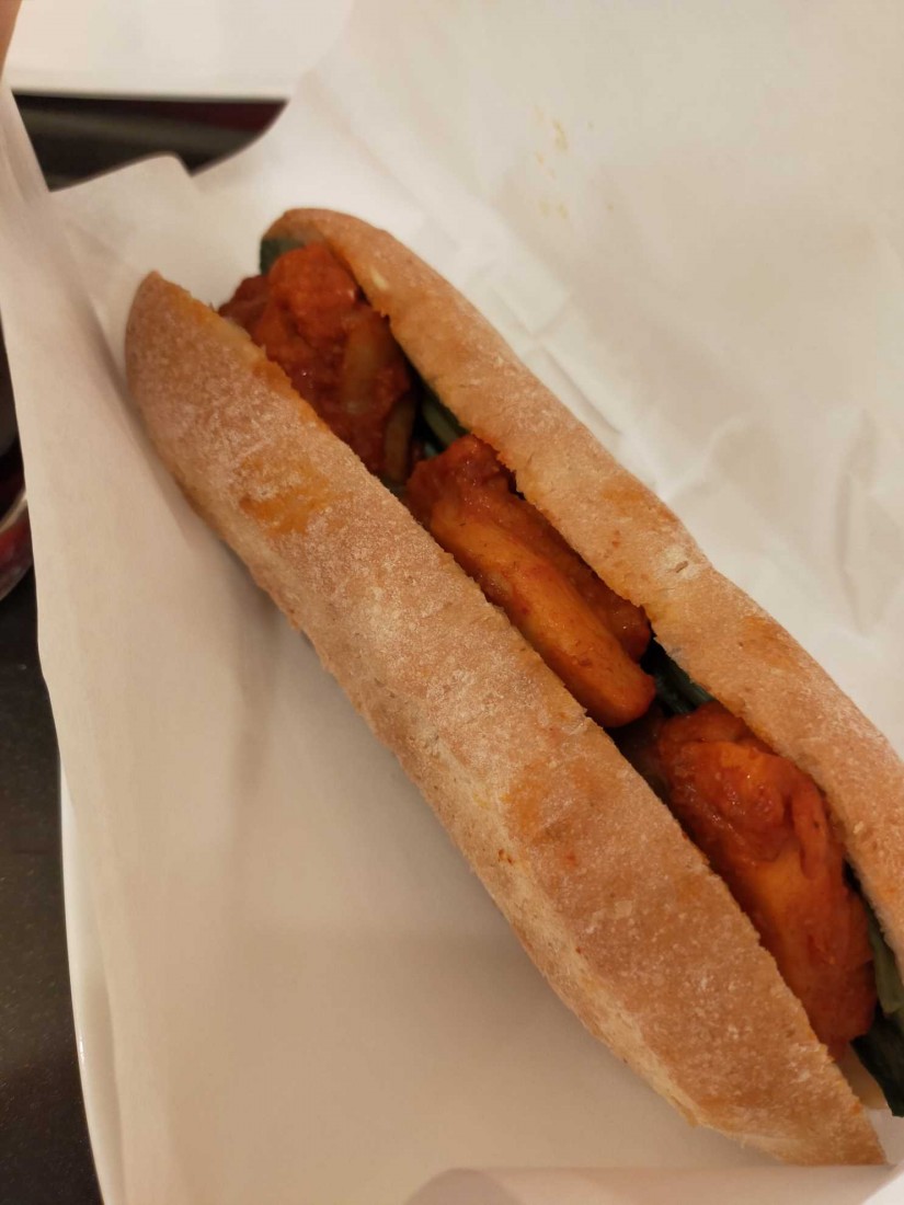 ホットドッグ 旨辛タンドリーチキン 旨辛