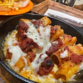 リガトーニとソーセージのグラタン