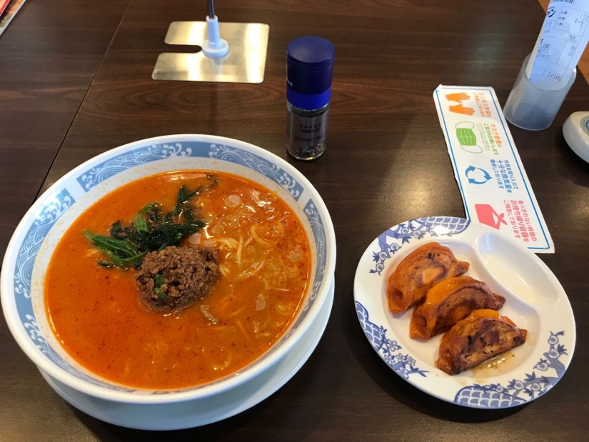 坦々麺定食辛口変更赤餃子