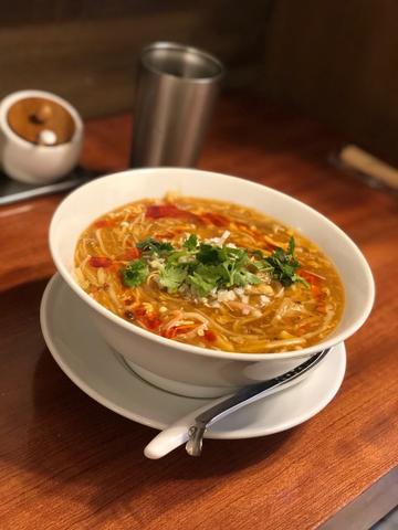 酸辣湯麺