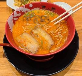 赤辛牛白湯ラーメン 1激