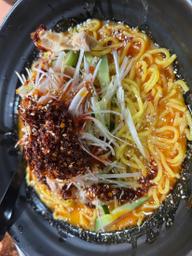 冷やしビビン辛味噌ラーメン