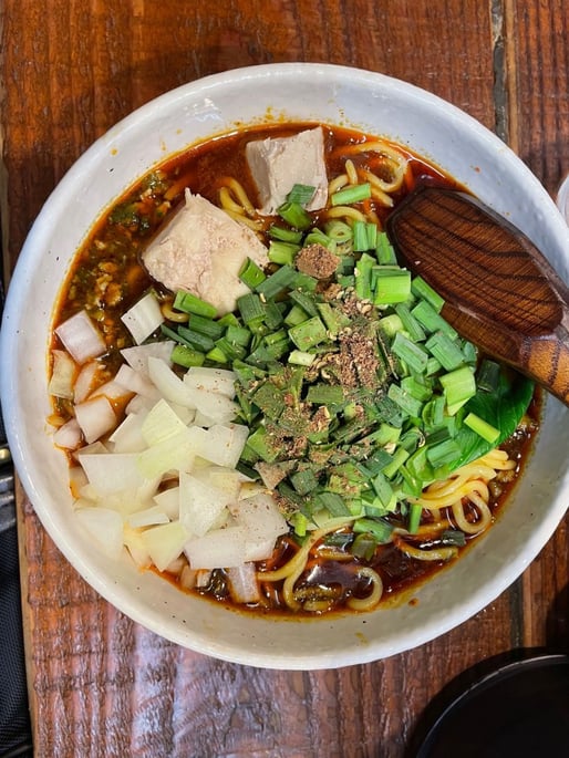 勝浦坦々麺 辛め 痺れ有